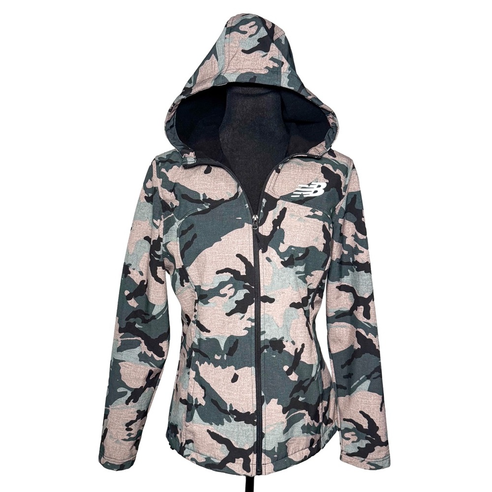 New Balance Women’s Camo Softshell Jacket Hooded L Wind Water Resistant Running - Picture 3 of 11